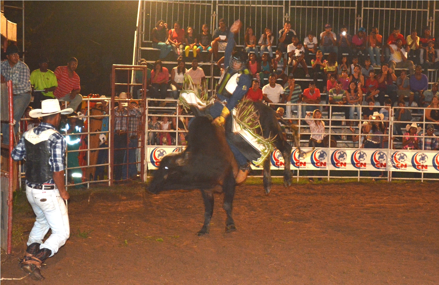  Evento reuniu centenas de pessoas durante quatro dias de competição