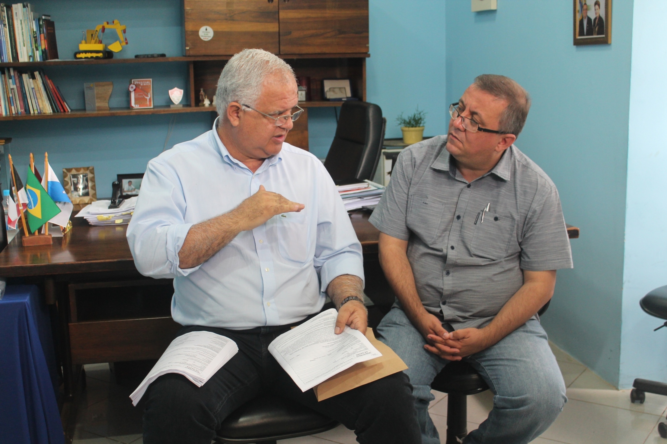 Parlamentar promete empenho na construção de Estação de Esgoto