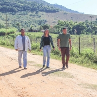 Garantindo o escoamento da produção e a passagem dos moradores