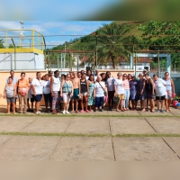 Hidroginástica para terceira idade iniciada com entusiasmo