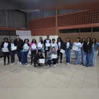 Formandos celebram conquistas com certificação profissional